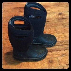 Kids’ Bogs Classic High Handles boots, size 10